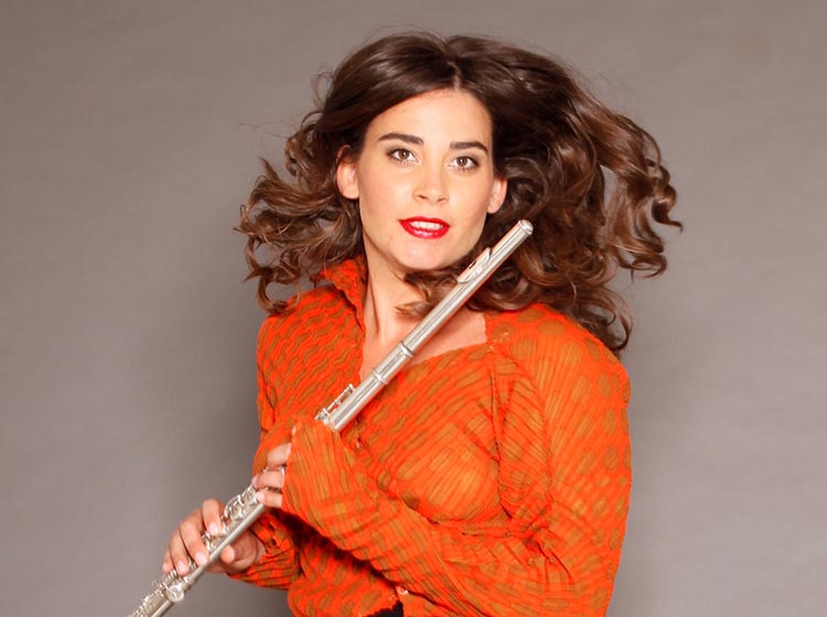 Ana de la Vega, flute Ana de la Vega, flute
