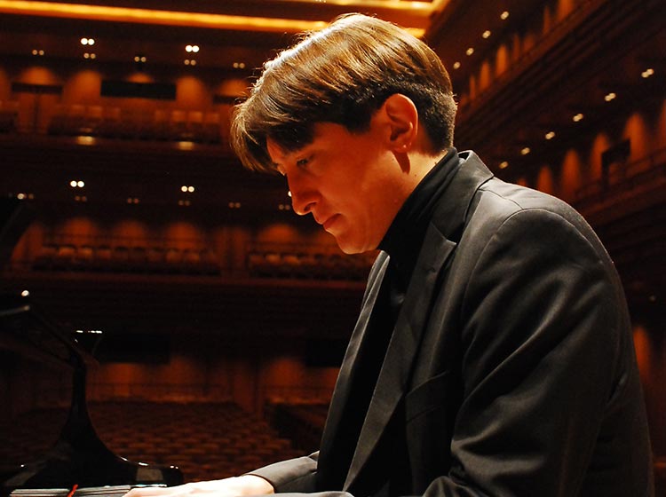 Pianist Freddy Kempf Pianist Freddy Kempf